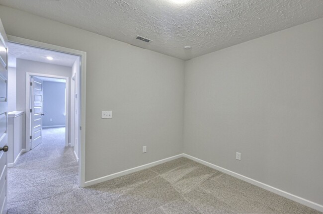 Building Photo - Beautiful NEW 3 Bed 2.5 Bath Townhome in M...