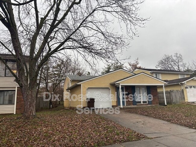 Building Photo - 3701 Greenview Dr