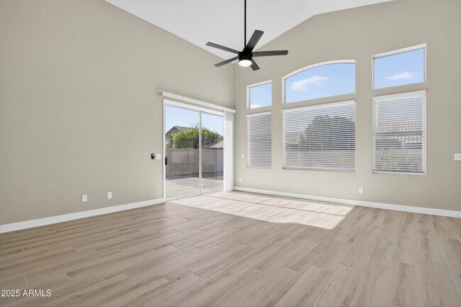 Building Photo - 11517 W Laurelwood Ln