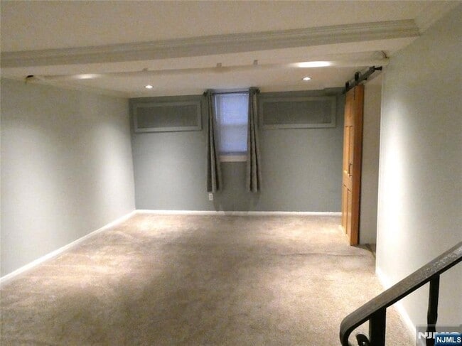 Building Photo - 355 Elm St