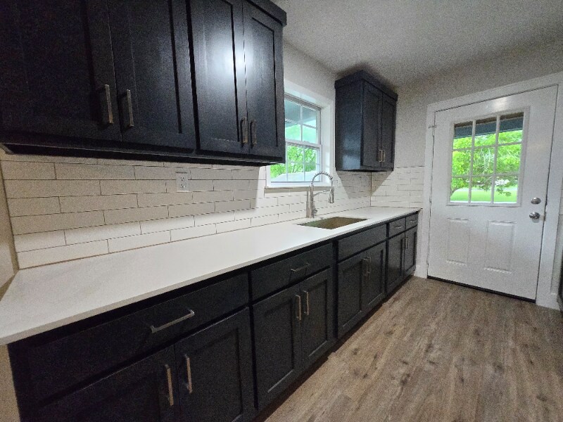 Building Photo - 411 E 4th St