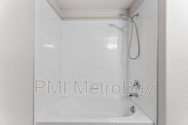 Building Photo - 9703 Sage Creek Dr