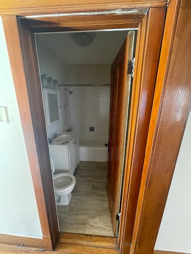 Building Photo - 5056 W Henderson St