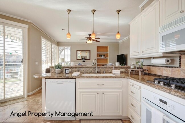 Building Photo - 3601 W Island Ct