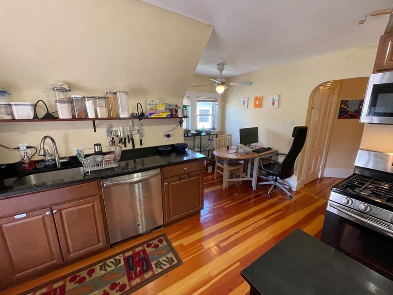 Building Photo - 21 Chandler St