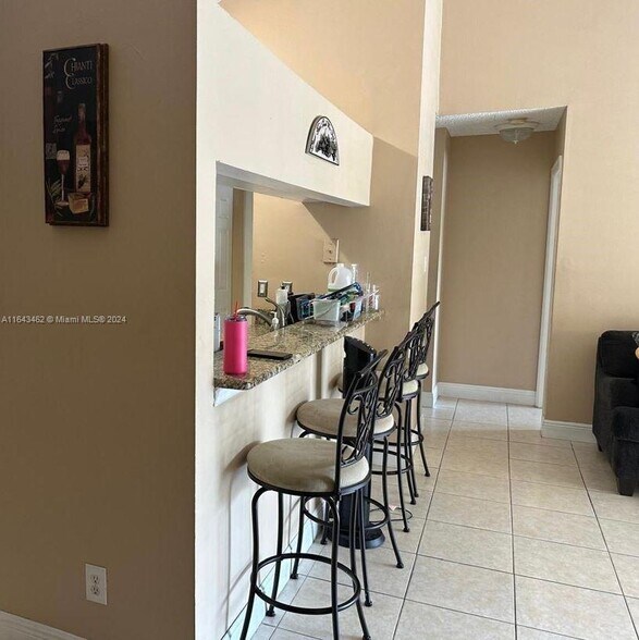 Building Photo - 10521 SW 158th Ct