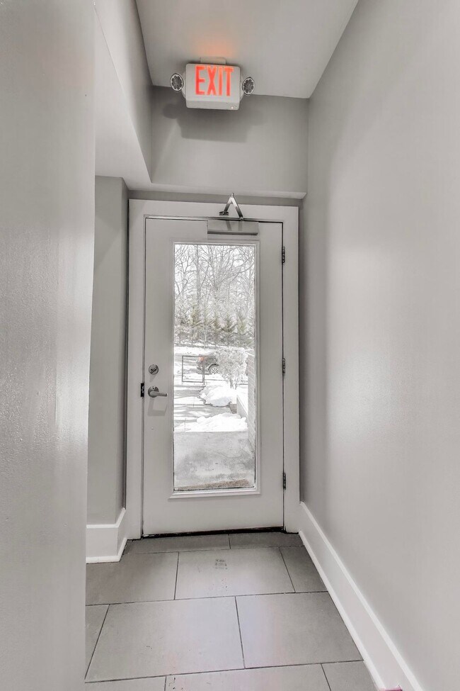 Building Photo - 1220 19th St NE