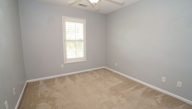 Building Photo - 106 Farmgate Dr