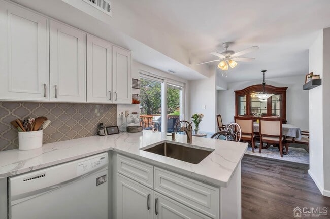 Building Photo - 216 Coldspring Ct