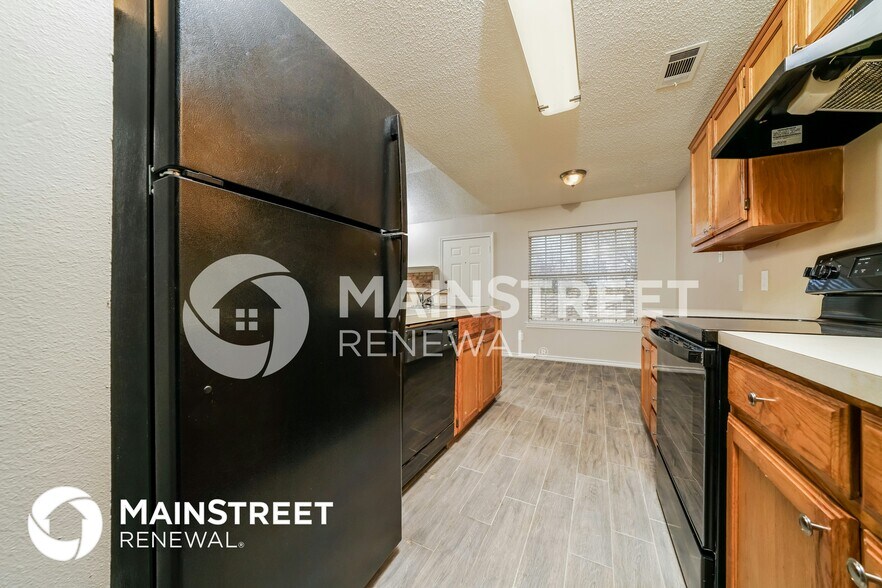 Building Photo - 922 Bayfield Dr