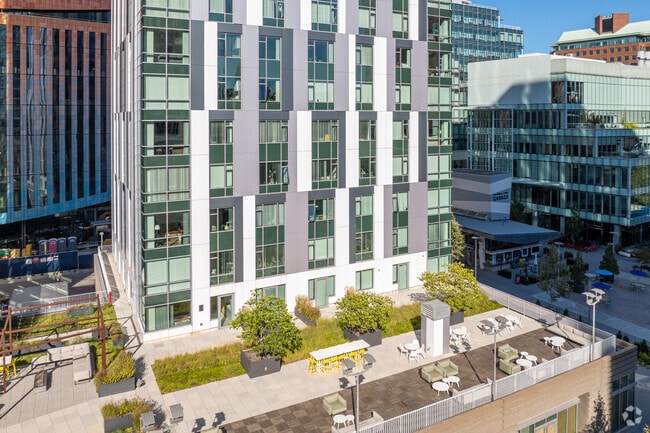 Building Photo - Watermark Kendall East