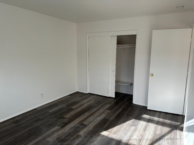 Building Photo - 1737 Ross Cir