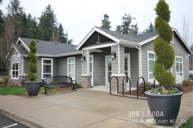Building Photo - 1302 Mcgee Ct NE