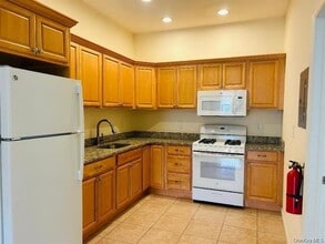 Building Photo - 16 Schneider Ave