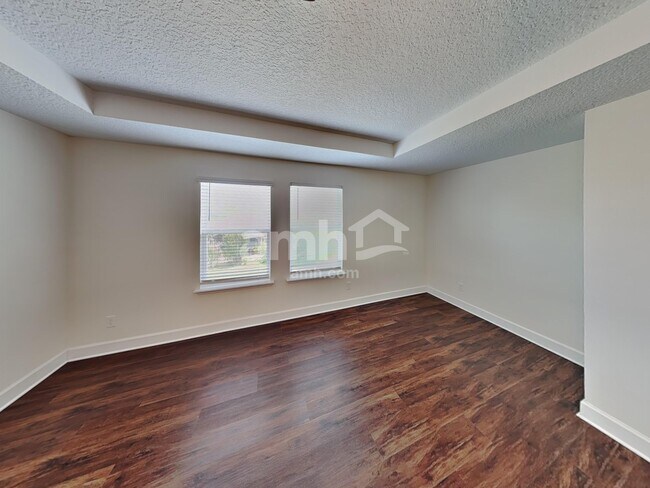 Building Photo - 413 Crestrun Loop