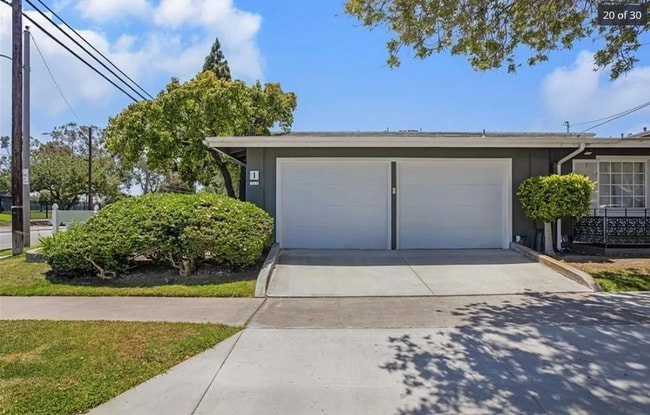 Building Photo - 1845 Anaheim Ave