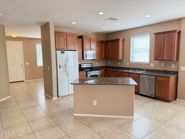 Building Photo - 11752 W Foothill Dr