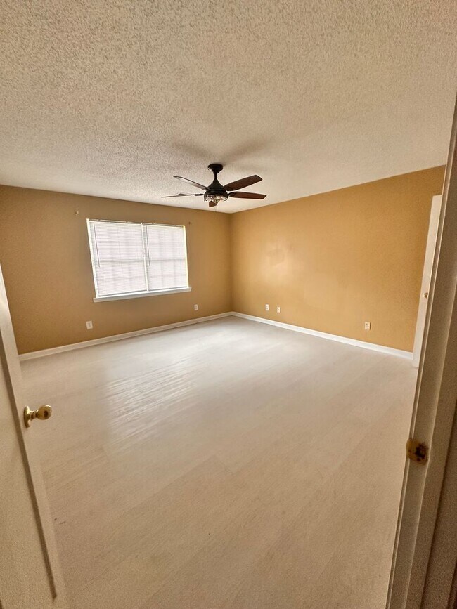 Building Photo - 2 Green Acre Rd NE