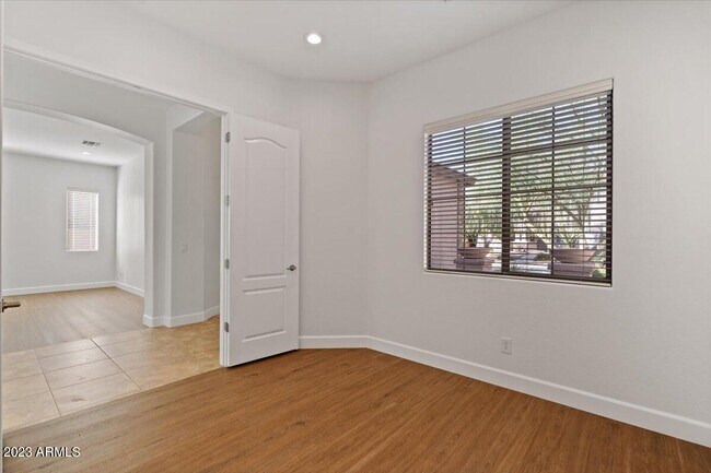 Building Photo - 2413 W Sienna Bouquet Pl