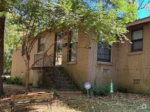 Building Photo - 2 bedroom Duplex in Hillsboro/West End Area