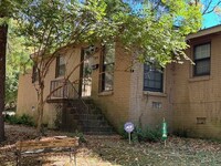 Building Photo - 2 bedroom Duplex in Hillsboro/West End Area