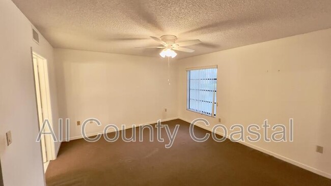 Building Photo - 6121 Pointe Regal Cir