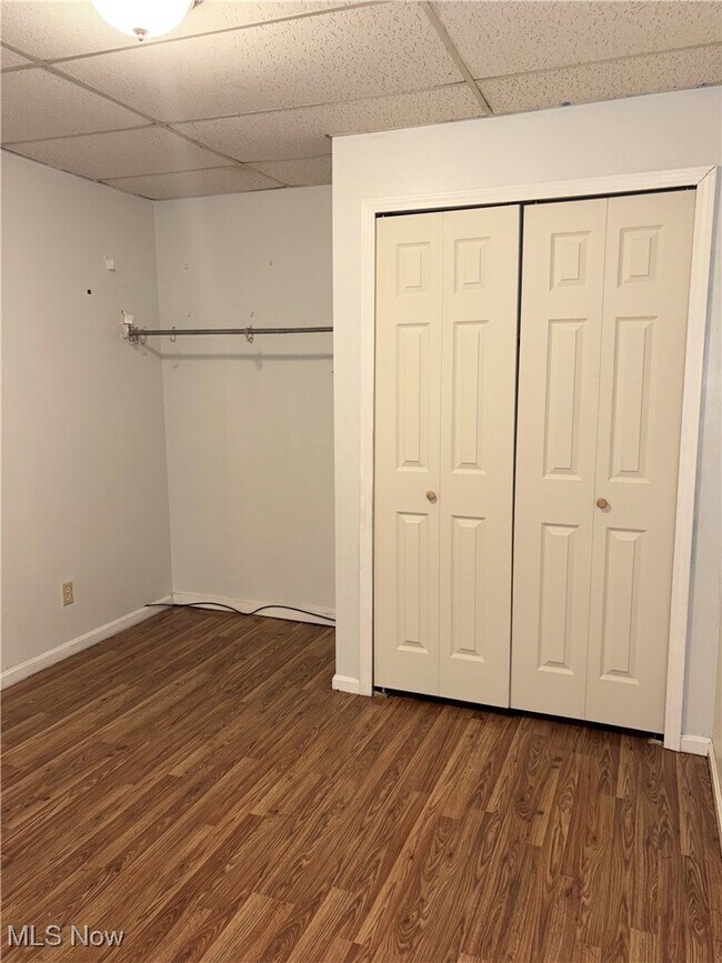 Building Photo - 1066 E 62nd St