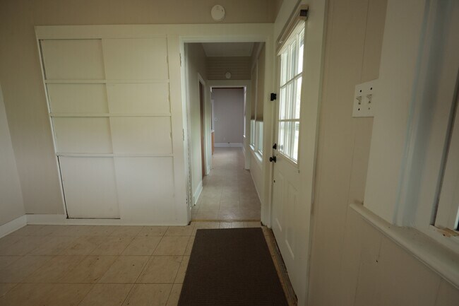 Building Photo - 2389 CR 158