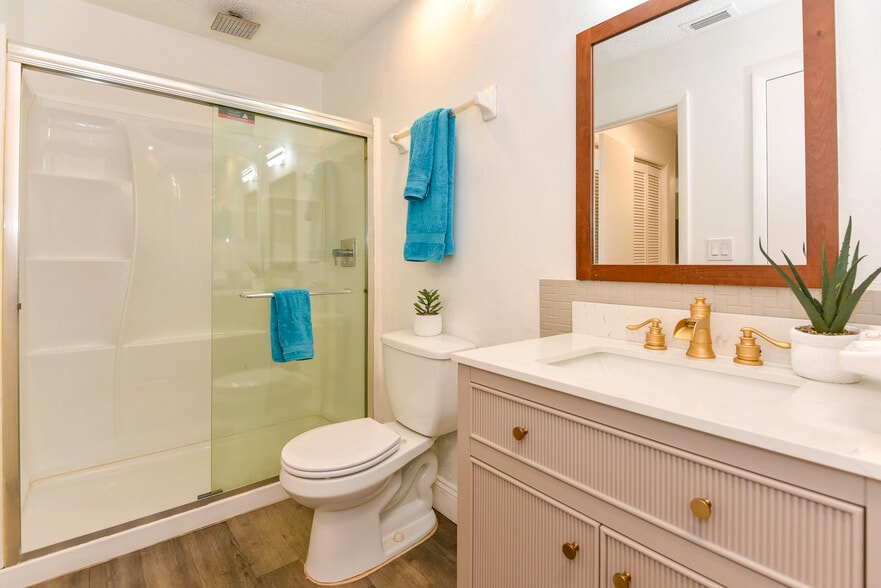 Building Photo - 1600 Big Tree Rd