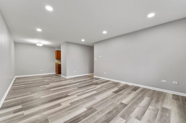 Building Photo - 1500 Robin Cir