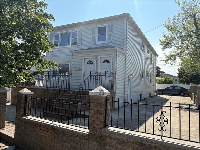 Primary Photo - 619 Grassmere Terrace