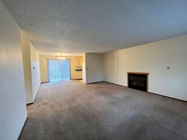 Building Photo - PENDING APPLICATION x2; Upper Eastside 2 B...