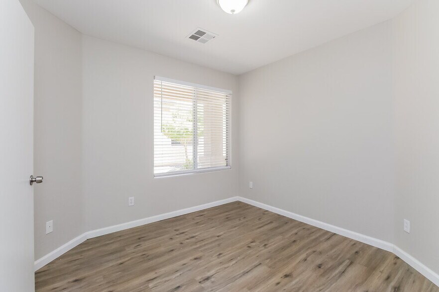 Building Photo - 3341 W Yellow Peak Dr