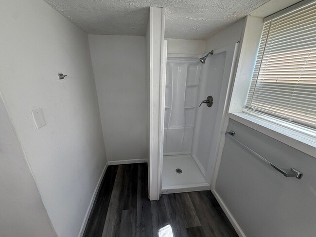 Building Photo - 4214 Hardesty Ave