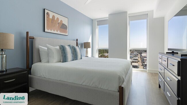 Building Photo - 1950 Mayfair St