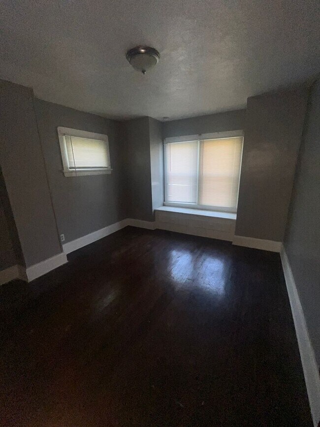 Building Photo - Section 8 Accepted! Charming 4-bedroom hom...