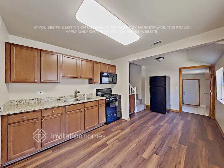 Building Photo - 11521 S Karlov Ave