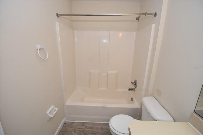 Building Photo - 15 White Deer Ln