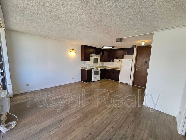 Building Photo - 2754 Kuilei St