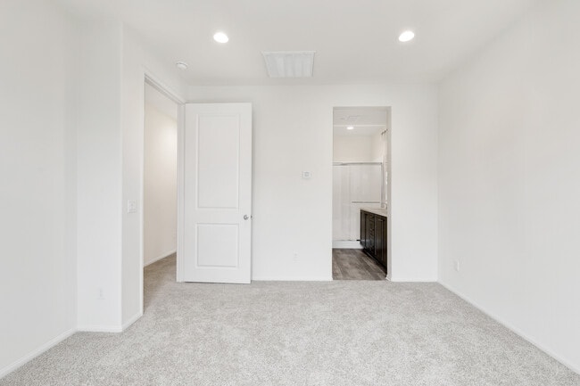 Building Photo - 7398 Solstice Pl