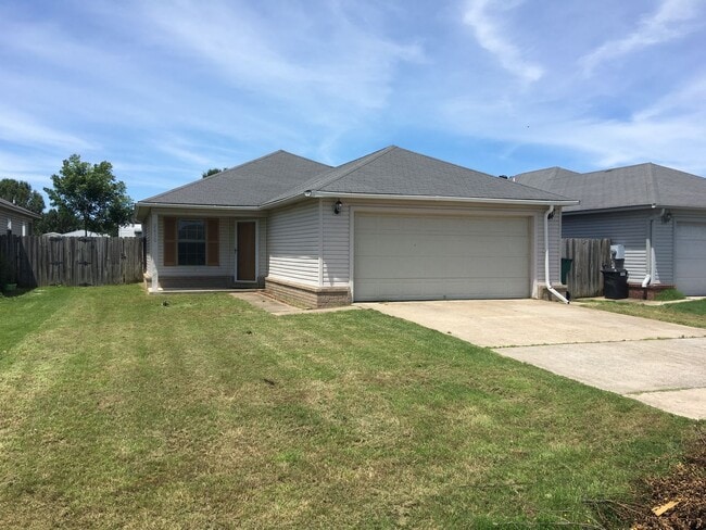 Primary Photo - 3 Bed 2 Bath Home