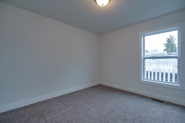 Building Photo - 211 Jefferson St
