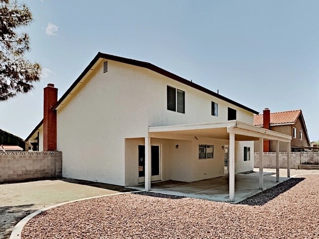Building Photo - 1808 Nuevo Rd