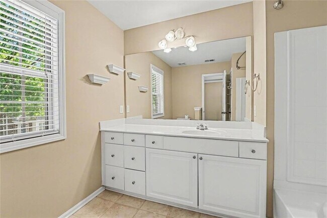 Building Photo - 1533 Endurance Hill Dr NW