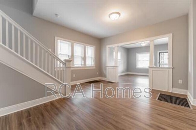 Building Photo - 2504 Boulevard Pl