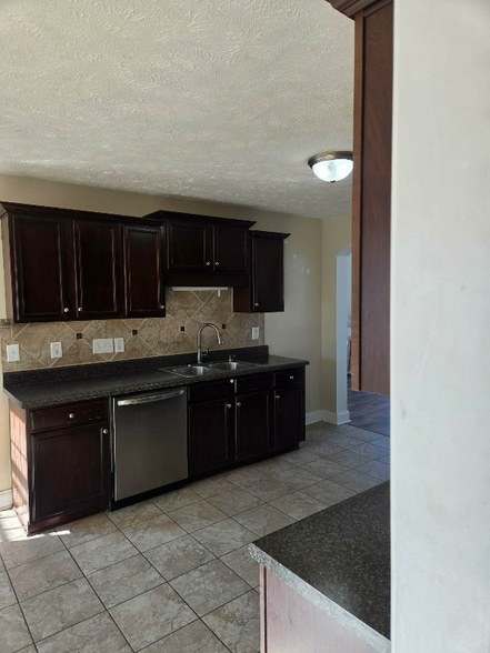 Building Photo - 141 Hidalgo Dr