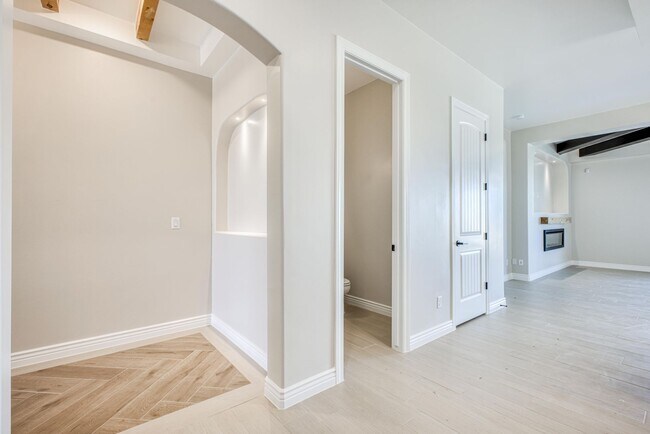 Building Photo - Beautiful East side House 4 bed-2.5 baths, part of The Club that includes Swimming Pool, Gym, Ten...