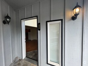 Building Photo - 685/A/1