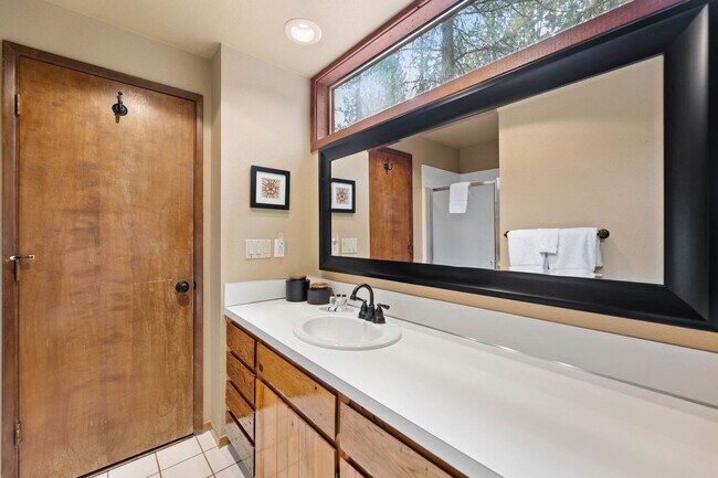 Building Photo - 18087 E Butte Ln