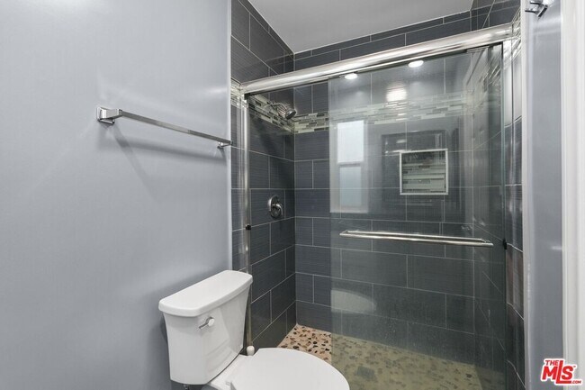 Building Photo - 1939 Selby Ave